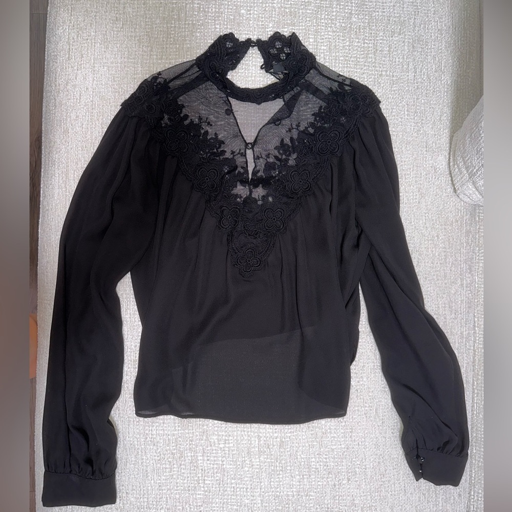 Black lace blouse for Women Brand Forever 21 Size xs. Used